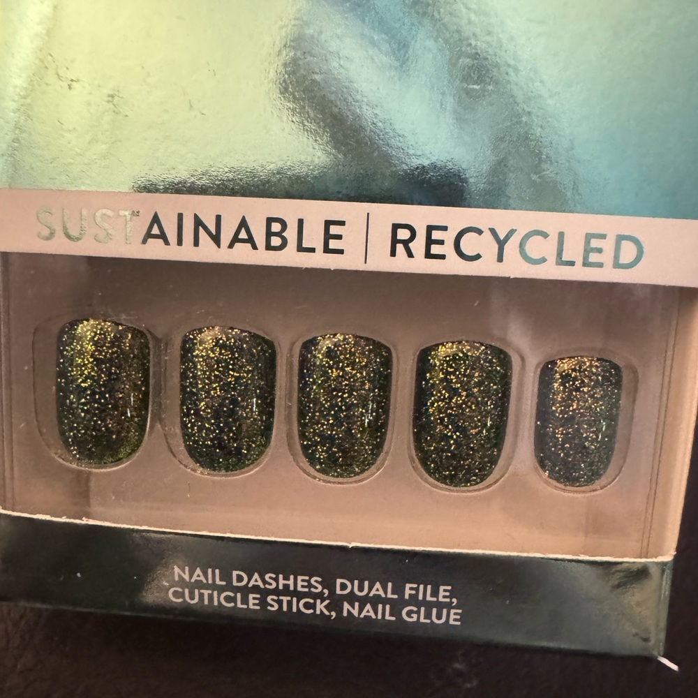 Red Aspen Nails sprinkled in stardust Shannon NEW box heavily glittered retired